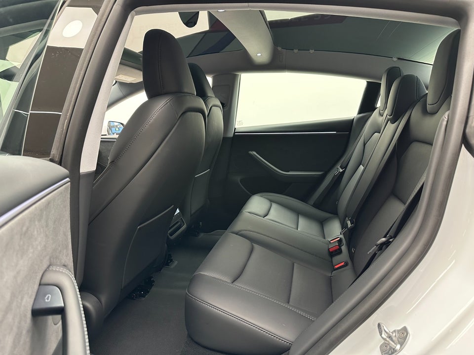 Tesla Model 3 Long Range AWD 4d