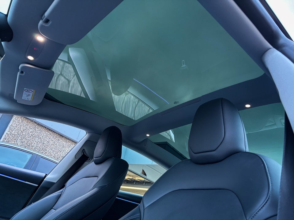 Tesla Model 3 Long Range AWD 4d