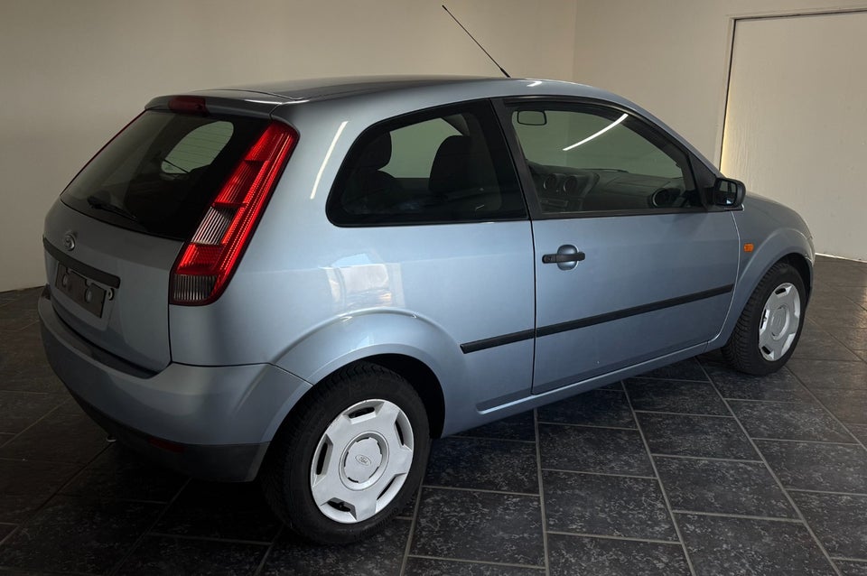 Ford Fiesta 1,3 Ambiente 3d