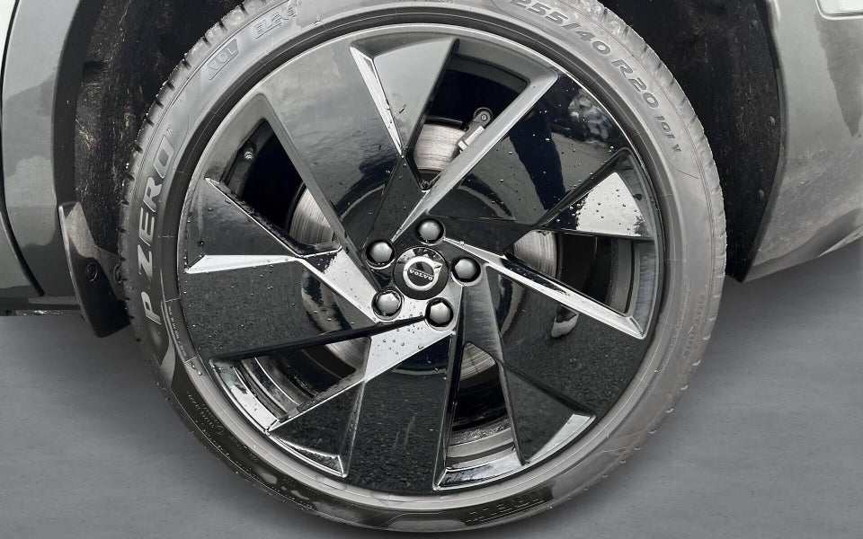 Volvo EX40 Extended Range Black Edition 5d