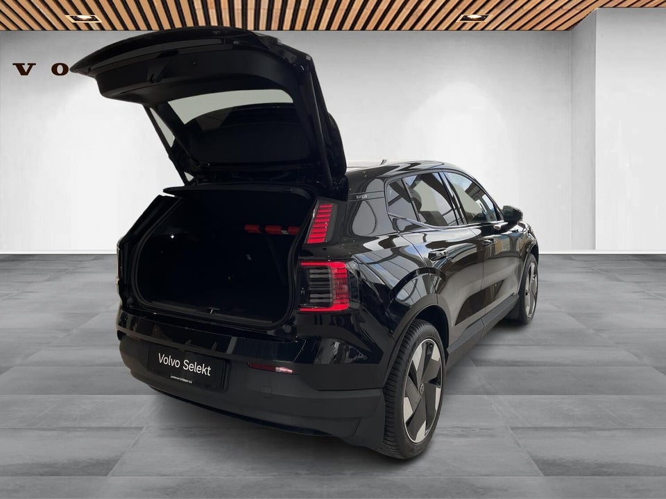 Volvo EX30 Extended Range Plus 5d