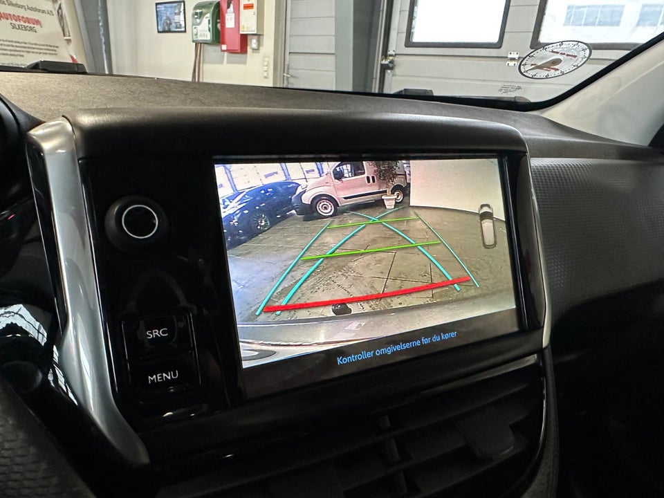 Peugeot 208 1,6 BlueHDi 100 Allure Sky 5d