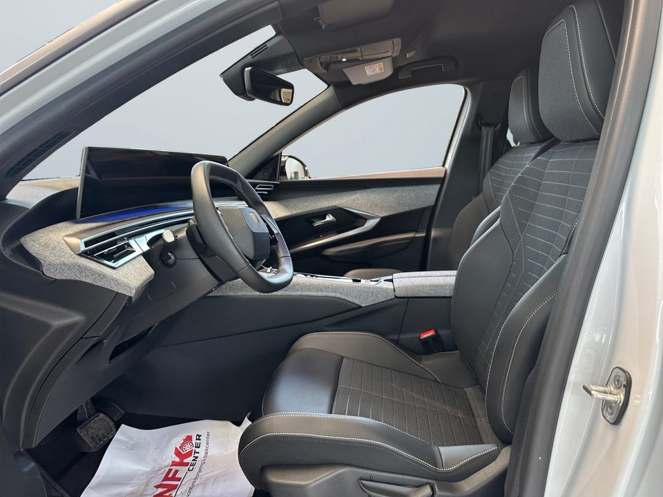 Peugeot e-3008 77 Allure 5d