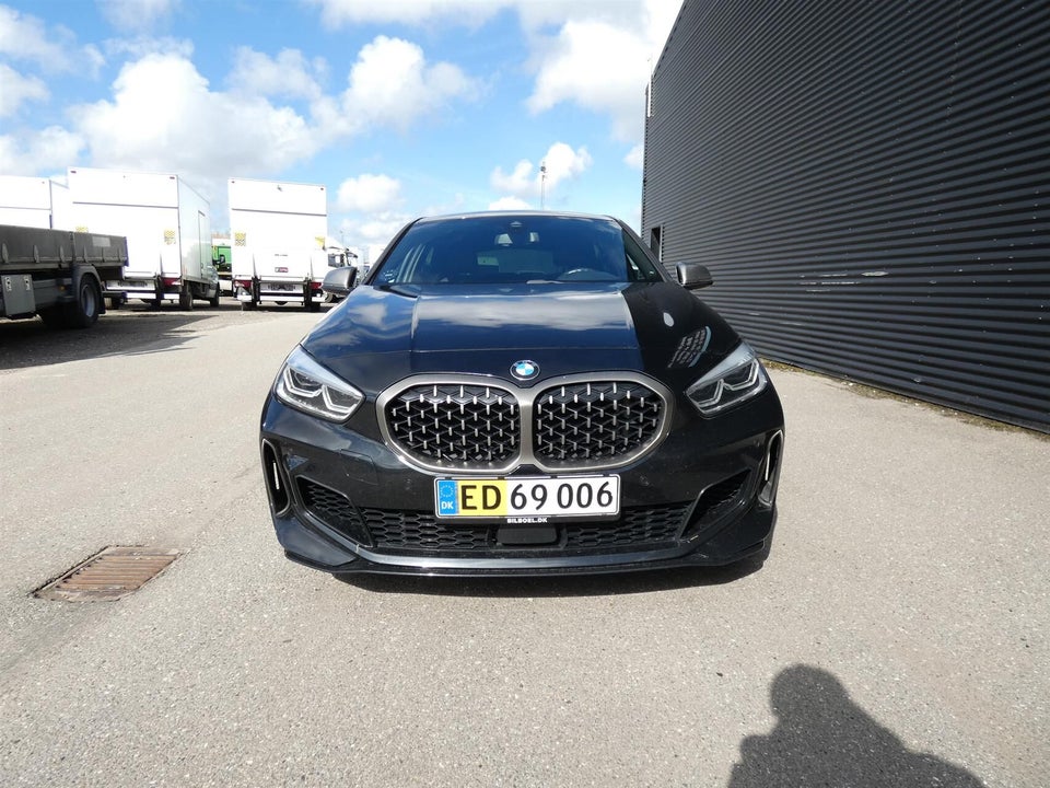 BMW M135i 2,0 Connected xDrive aut. Van 5d