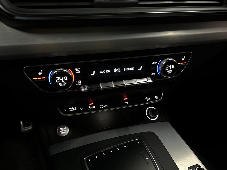 Audi Q5 40 TDi S-line quattro S-tr. 5d