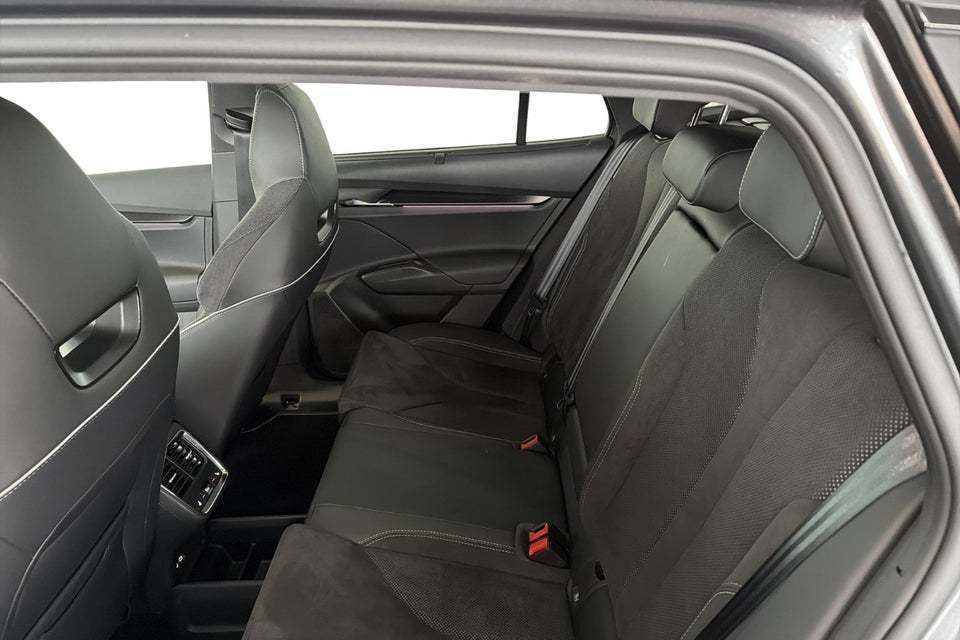 Skoda Enyaq 80x iV Maxx 5d