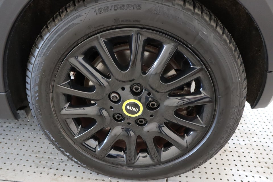 MINI Cooper SE Camden Edition 3d