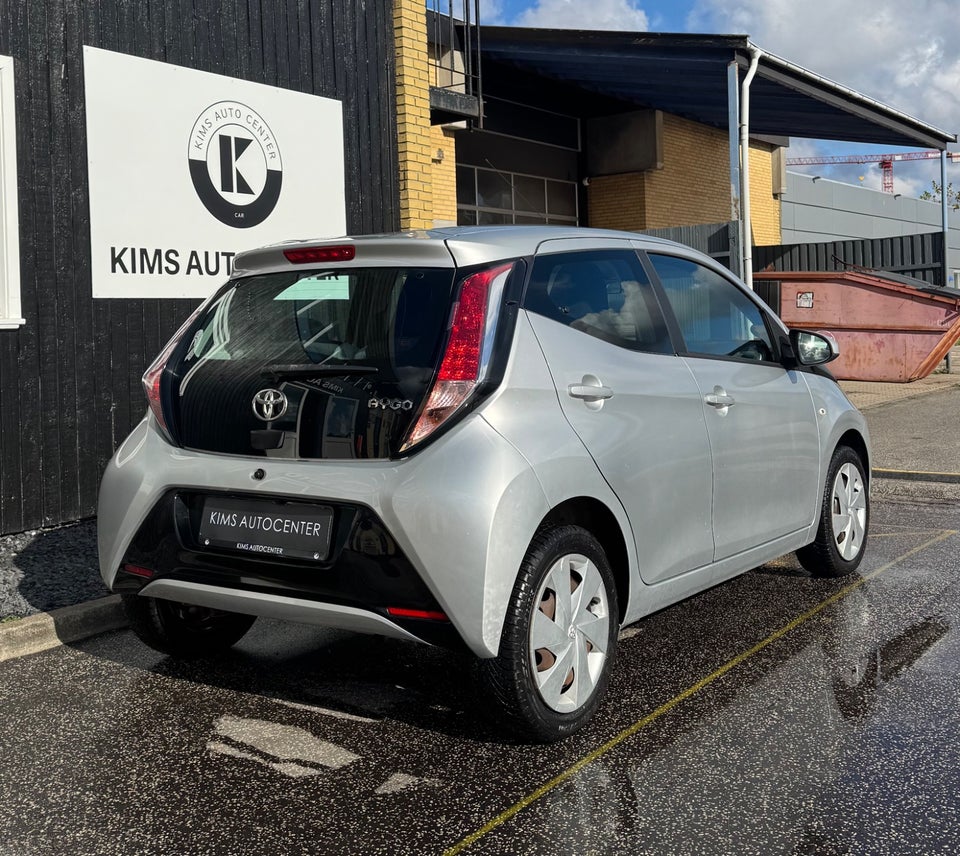 Toyota Aygo 1,0 VVT-i x-press x-touch 5d