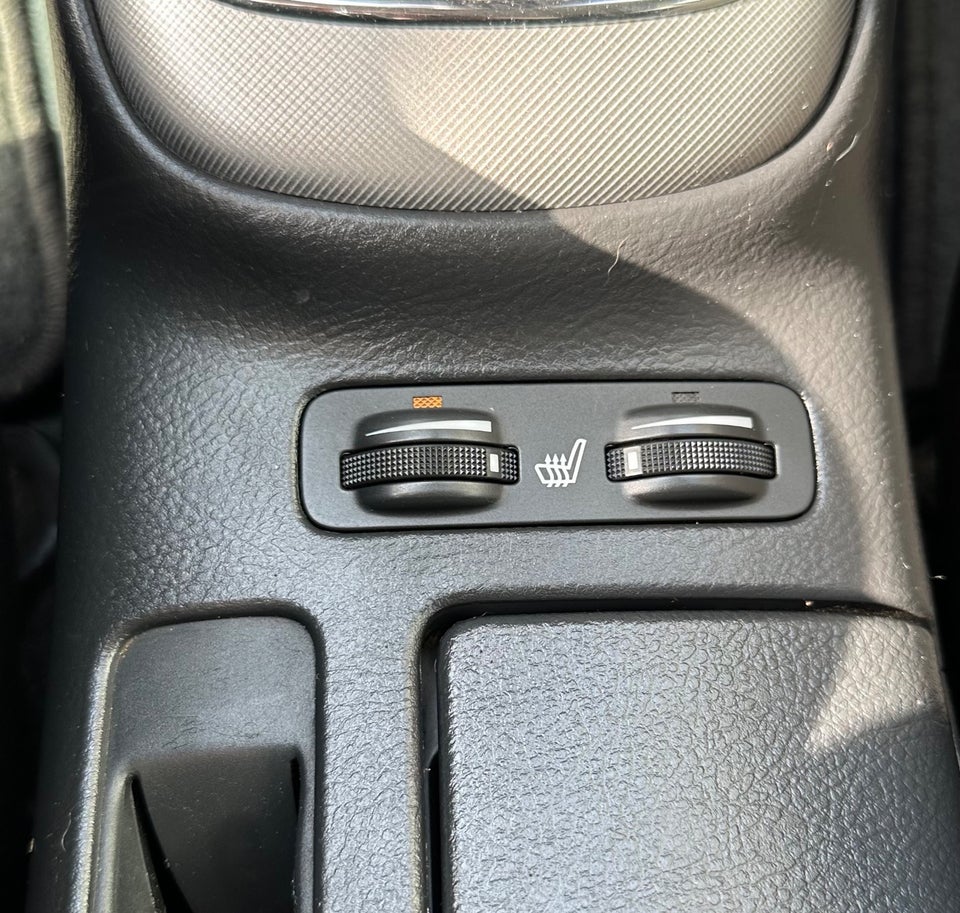 Toyota Avensis 2,0 D-4D Sol stc. 5d