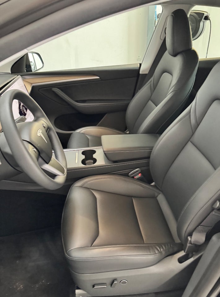 Tesla Model Y RWD 5d