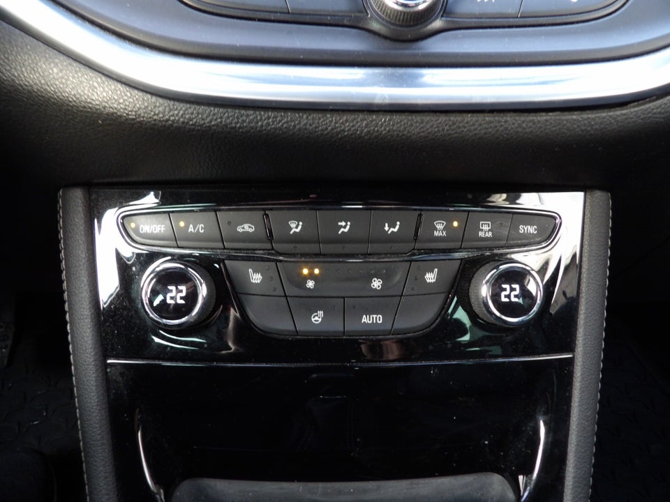 Opel Astra 1,6 T 200 Innovation Sports Tourer 5d