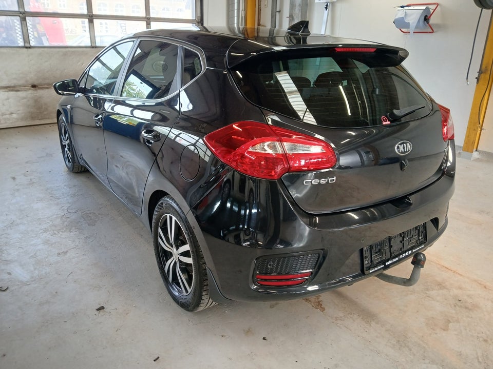 Kia Ceed 1,6 CRDi 136 Limited 5d