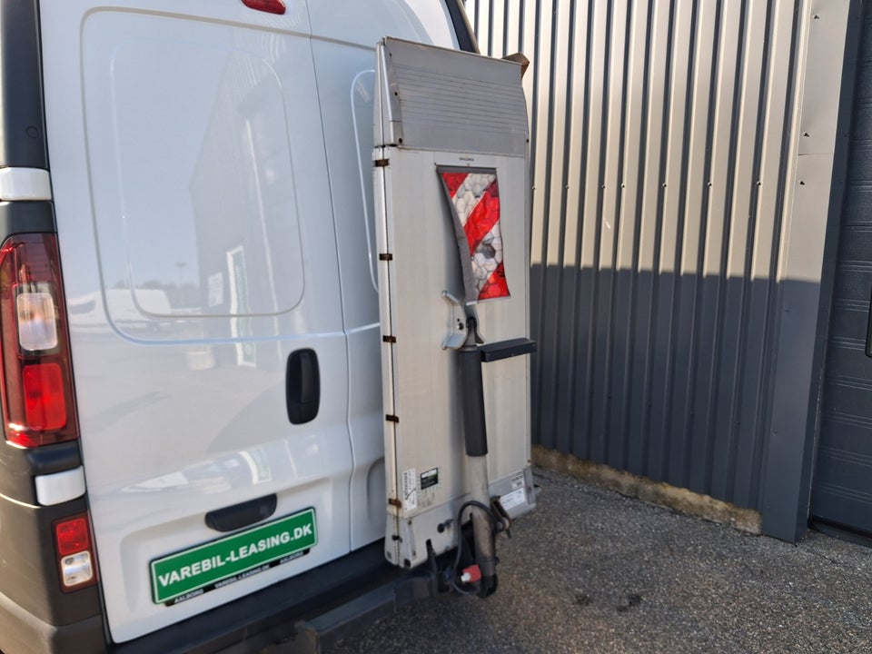 Renault Trafic T29 2,0 dCi 145 L2H2