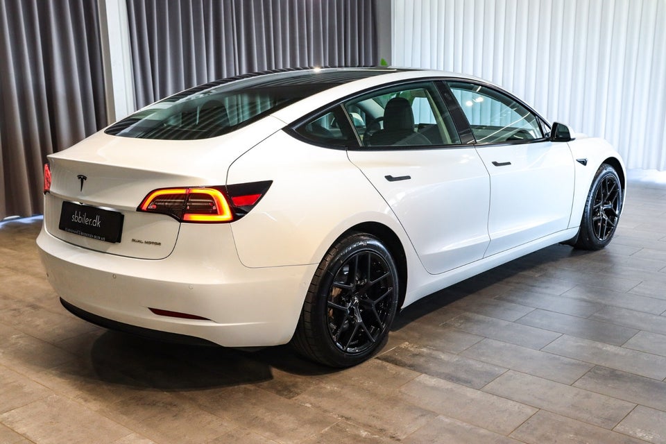 Tesla Model 3 Long Range AWD 4d