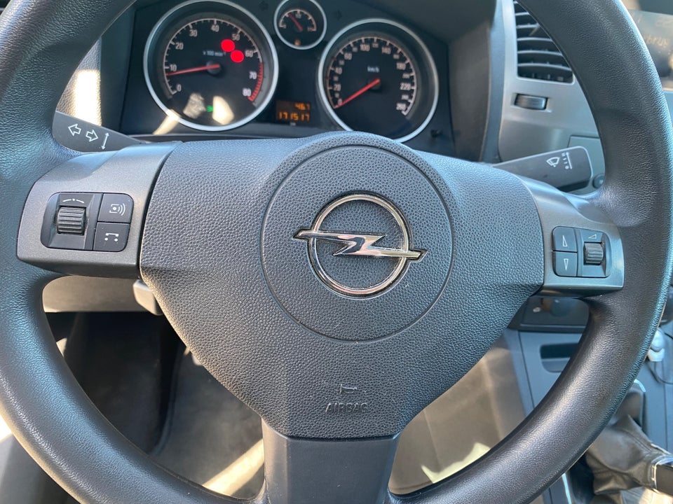 Opel Zafira 2,2 16V Enjoy 5d