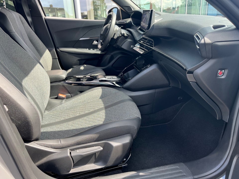 Peugeot 2008 1,2 PureTech 130 Black Selection EAT8 5d
