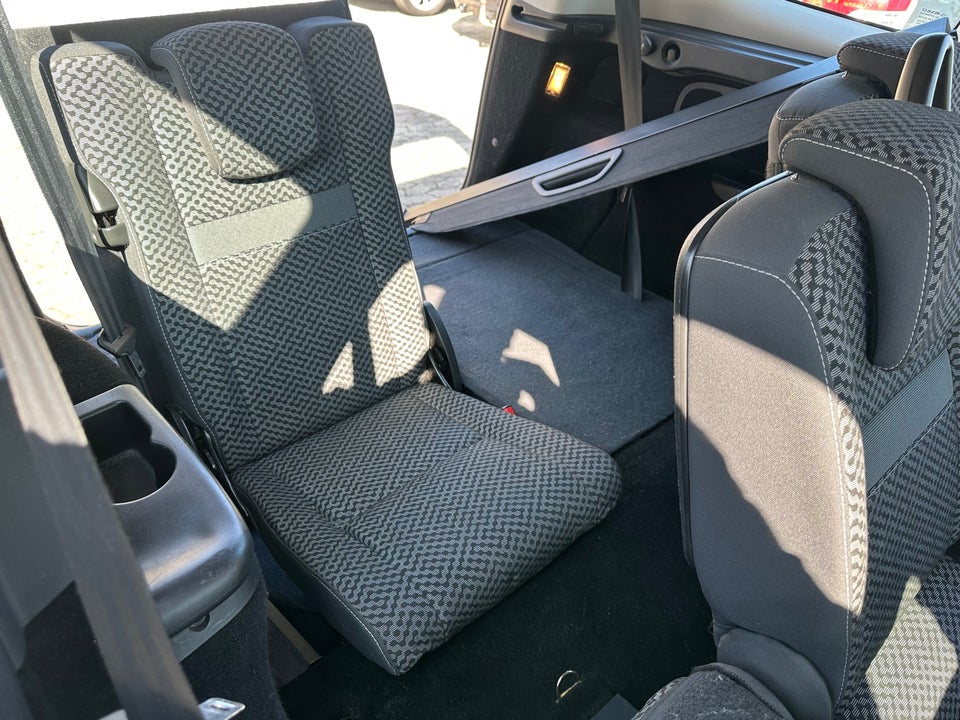 Renault Grand Scenic III 1,6 16V Authentique+ 7prs 5d
