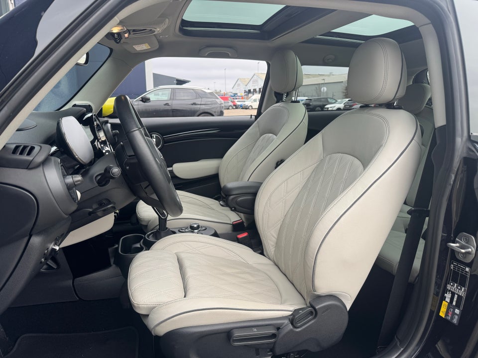 MINI Cooper SE Yours Trim 3d