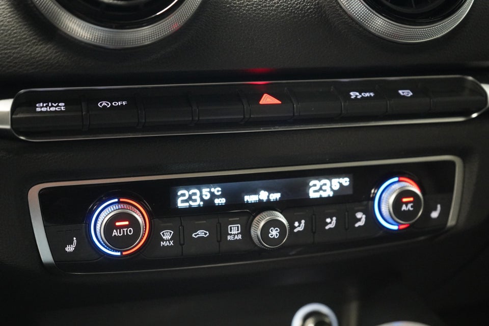 Audi A3 40 TFSi Sport Limited Sportback S-tr. 5d