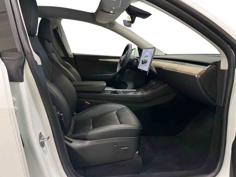 Tesla Model Y RWD 5d