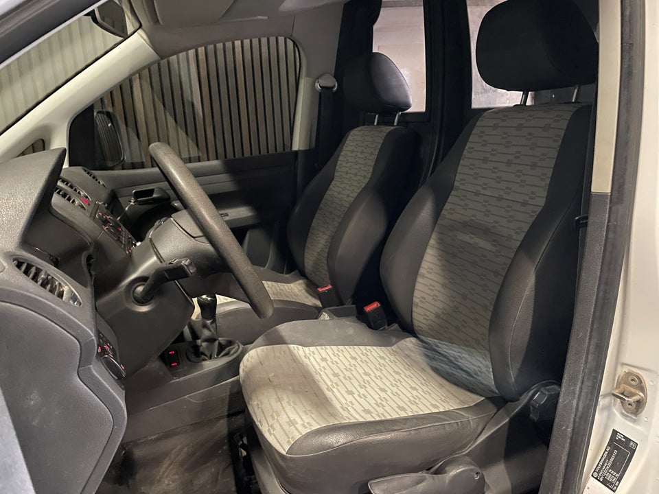 VW Caddy 1,6 TDi 75 BMT Van 5d