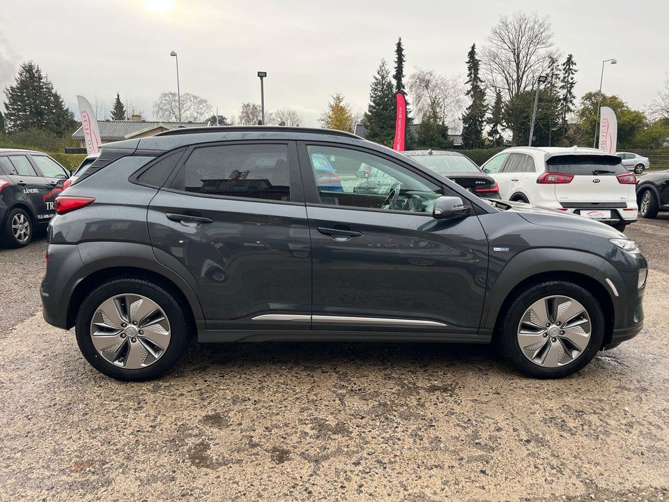 Hyundai Kona 64 EV Essential 5d