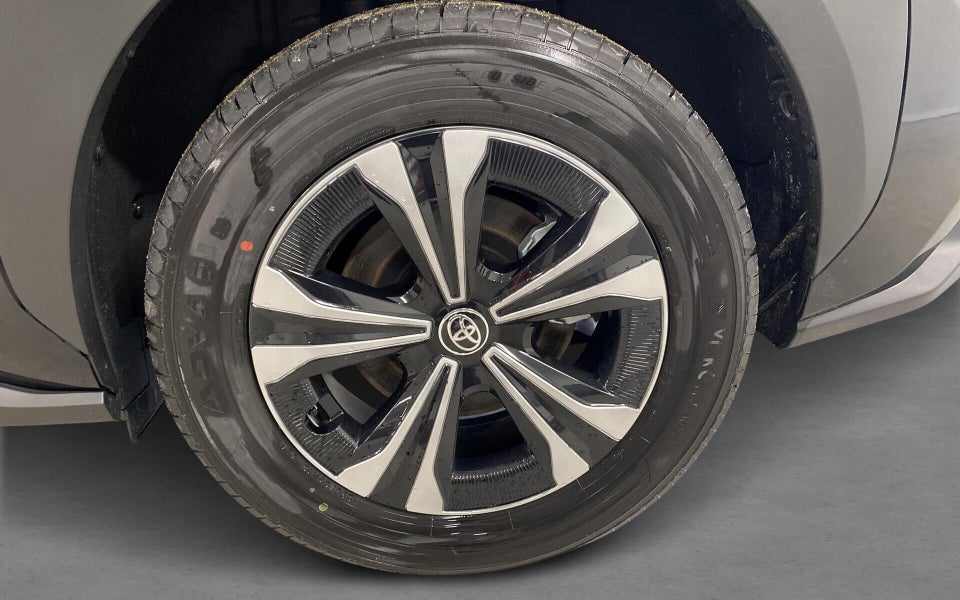 Toyota bZ4X 73 Executive 5d