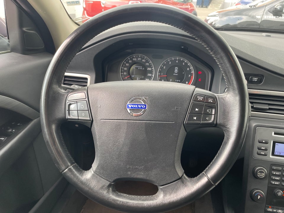 Volvo S80 2,5 T Momentum aut. 4d