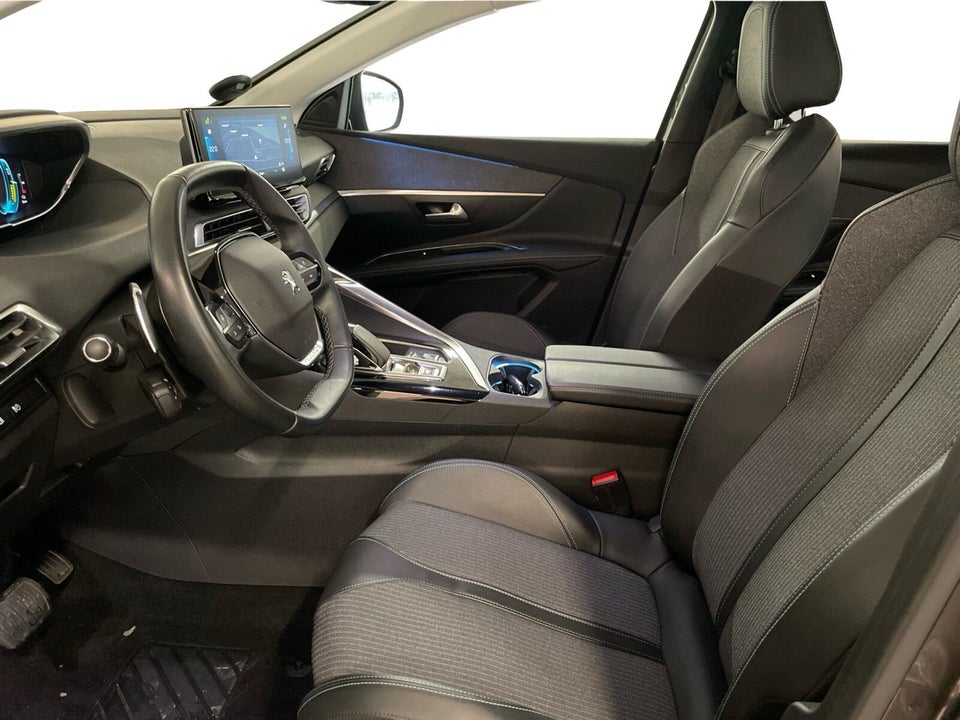 Peugeot 3008 1,6 Hybrid First Selection EAT8 5d