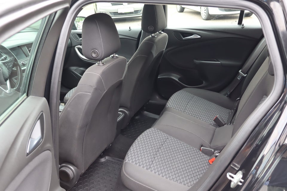 Opel Astra 1,2 T 110 Elegance Sports Tourer 5d