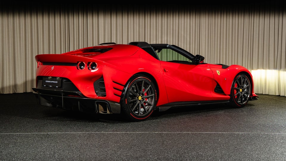 Ferrari 812 Competizione 6,5 DCT 2d