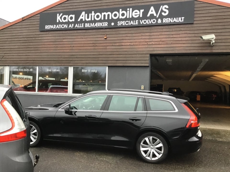 Volvo V60 2,0 T4 190 Momentum aut. 5d