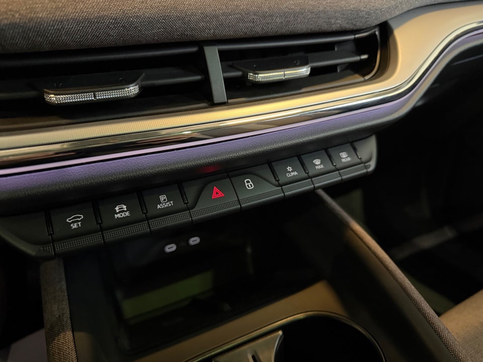 Skoda Enyaq 80 iV Plus Lodge 5d