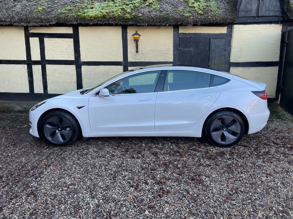 Tesla Model 3 Long Range AWD 4d