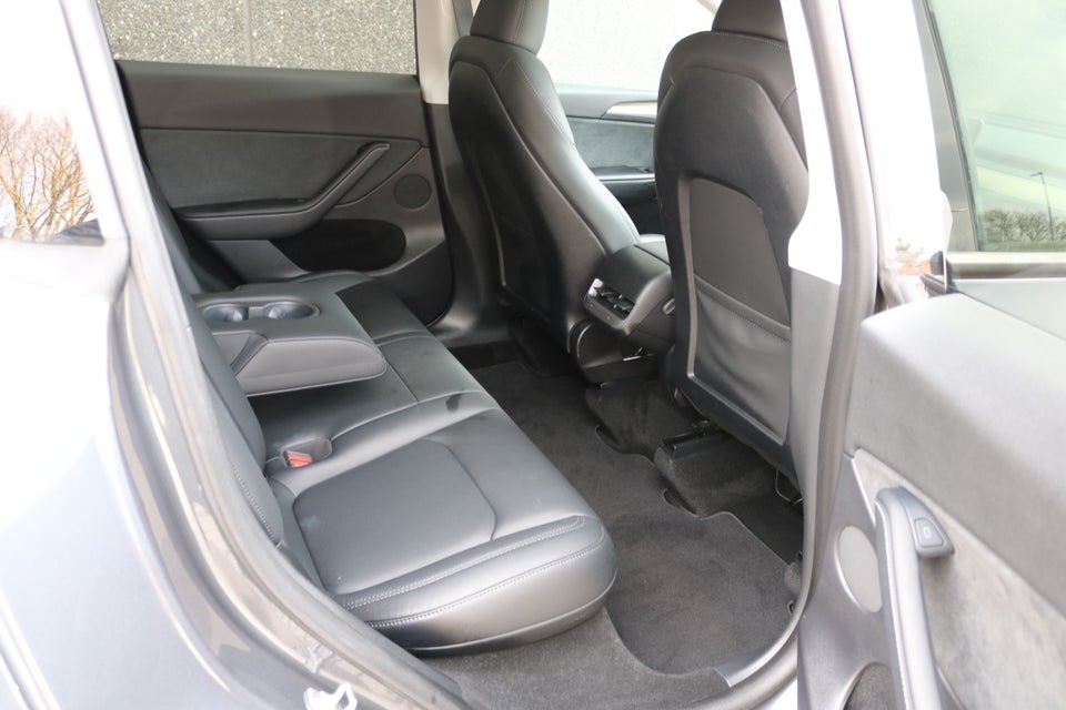 Tesla Model Y RWD 5d