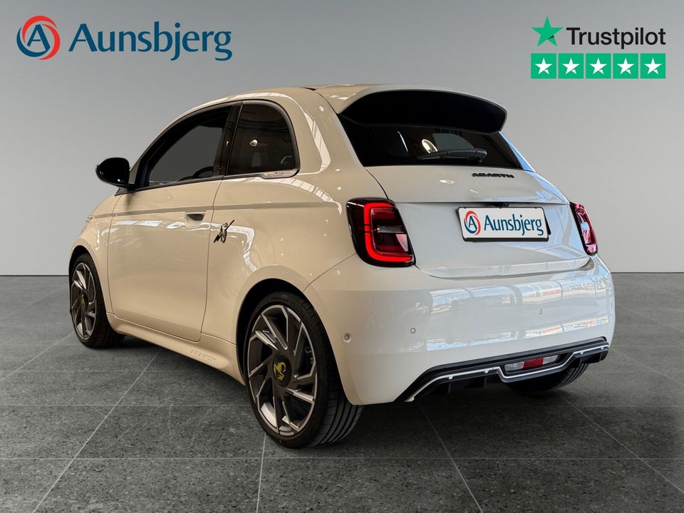 Abarth 500e Scorpionissima 3d