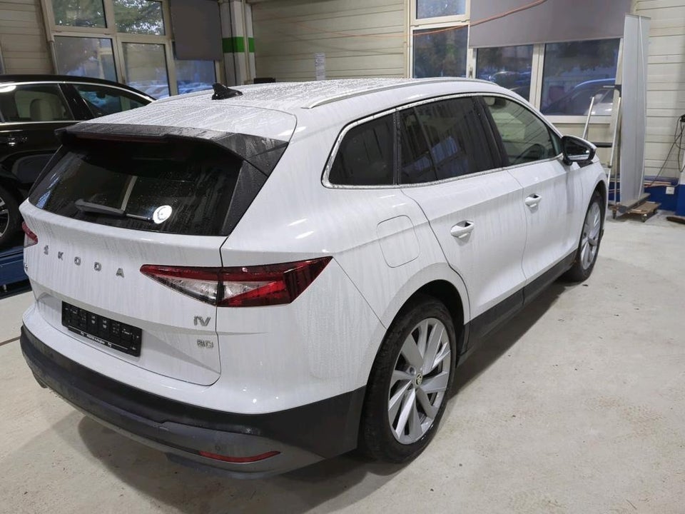 Skoda Enyaq 80 iV Plus Loft 5d