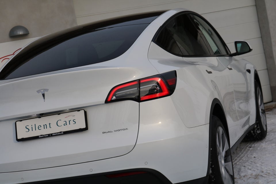 Tesla Model Y Long Range AWD 5d