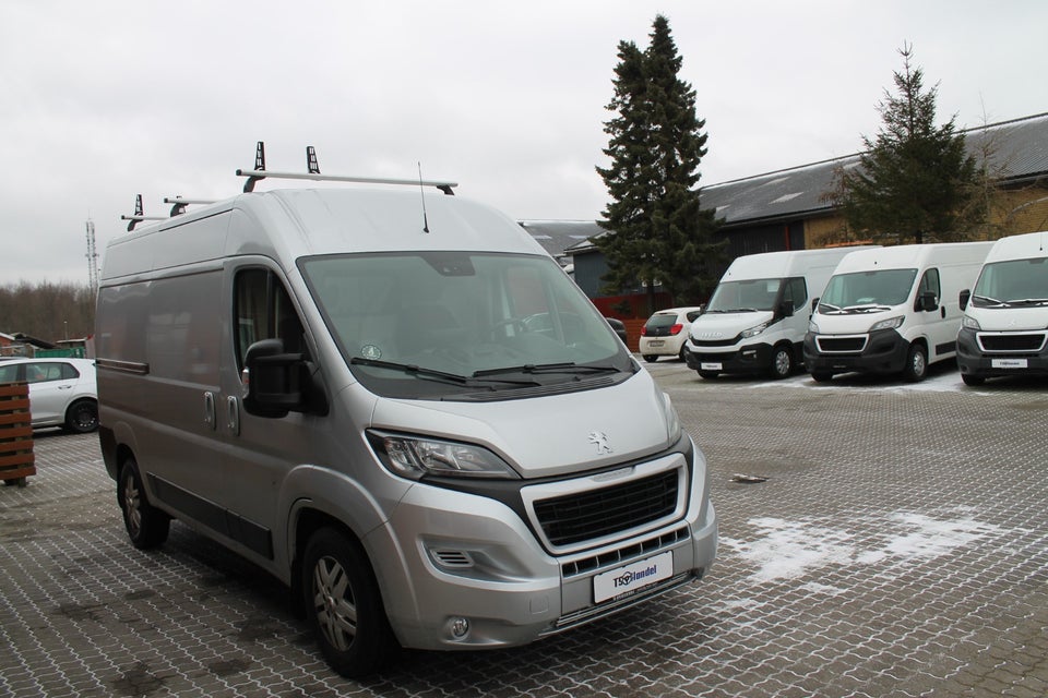 Peugeot Boxer 335 2,2 BlueHDi 165 L2H2 Ultimate