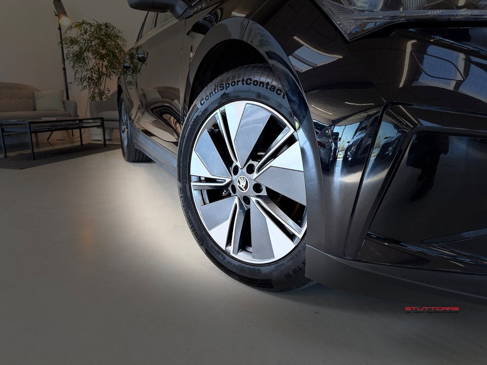 Skoda Enyaq 80 iV Suite 5d