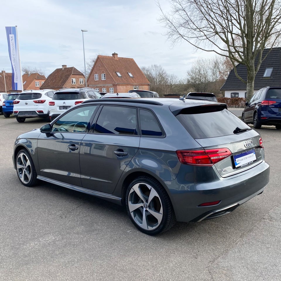 Audi A3 1,4 e-tron S-line Sportback S-tr. 5d