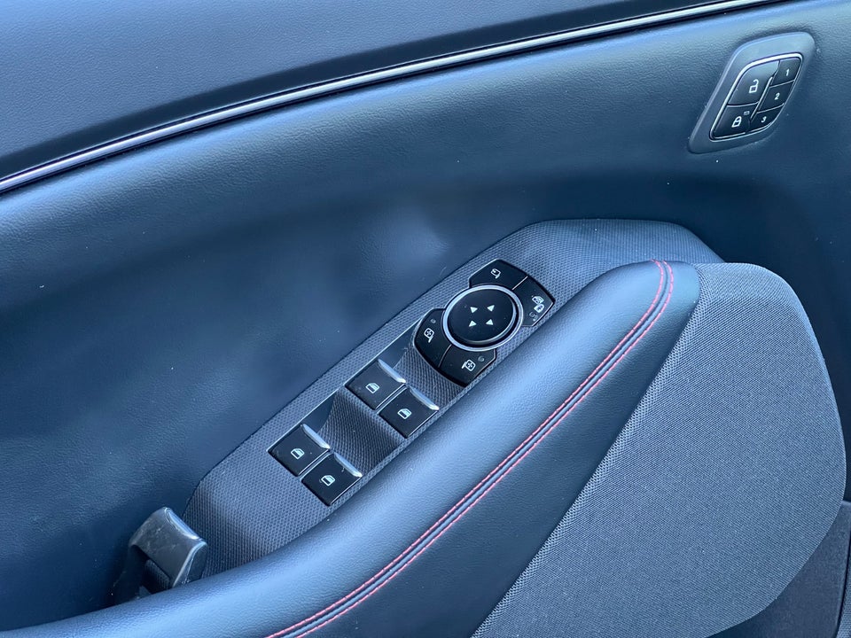 Ford Mustang Mach-E 98 Extended Range 5d