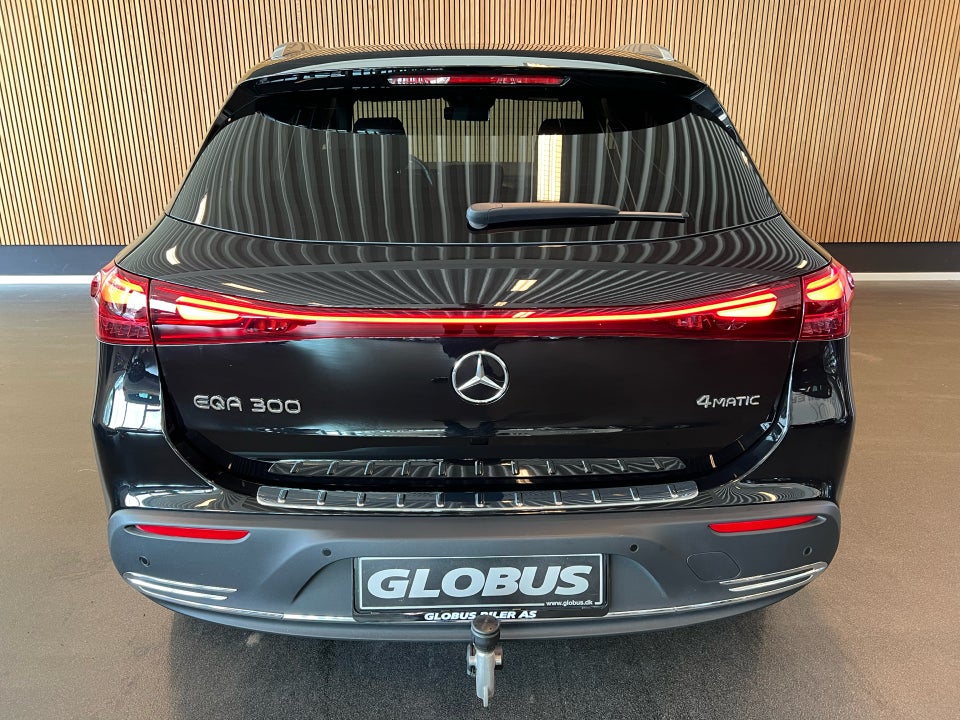 Mercedes EQA300 Progressive 4Matic 5d