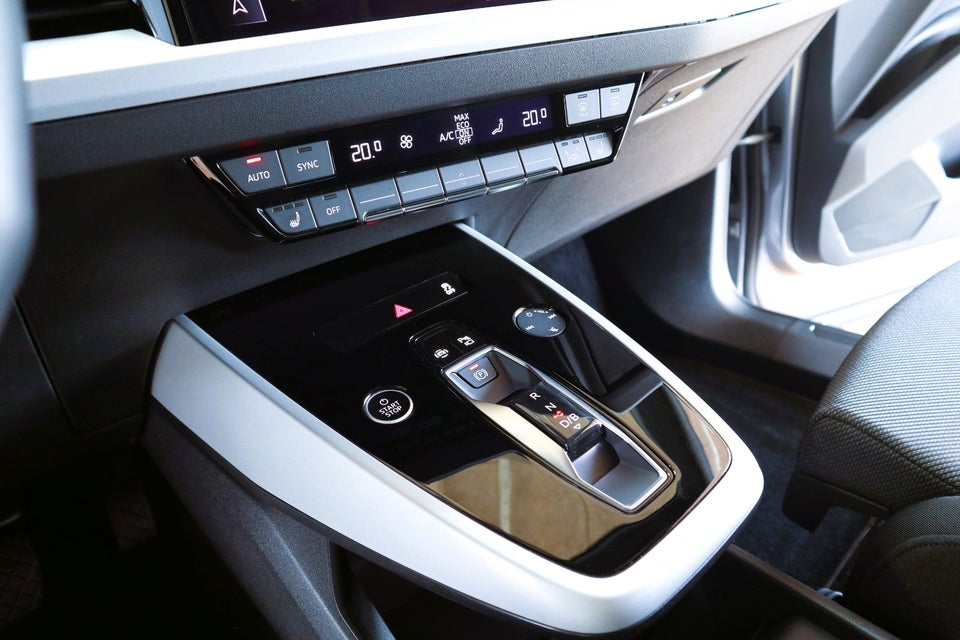 Audi Q4 e-tron 40 Attitude 5d