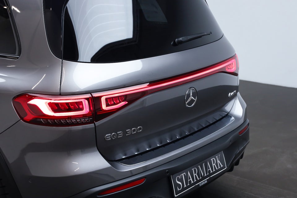 Mercedes EQB300 AMG Line 4Matic 5d