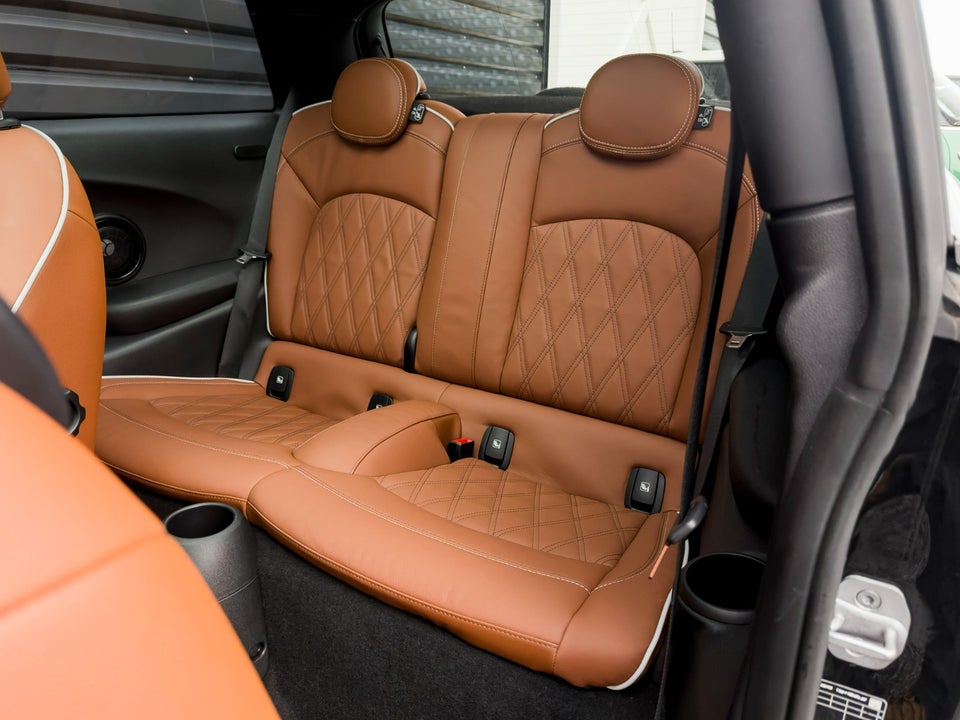 MINI Cooper SE Classic Trim 3d