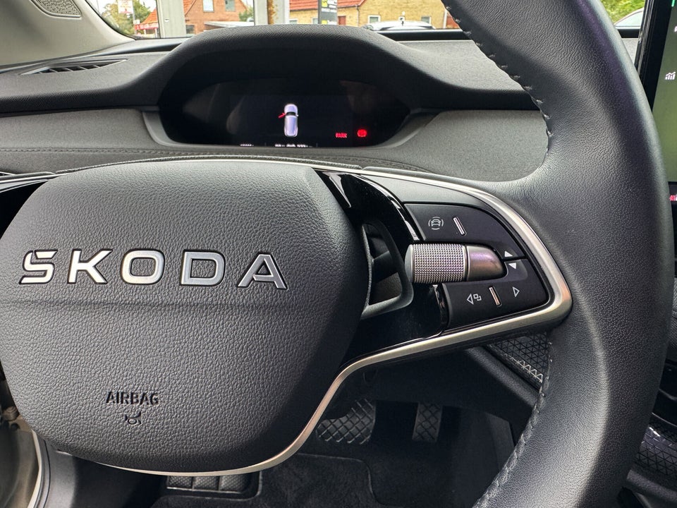 Skoda Elroq 60 iV Loft 5d