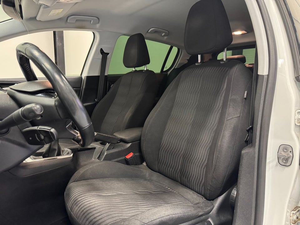 Peugeot 308 1,6 HDi 92 Active 5d