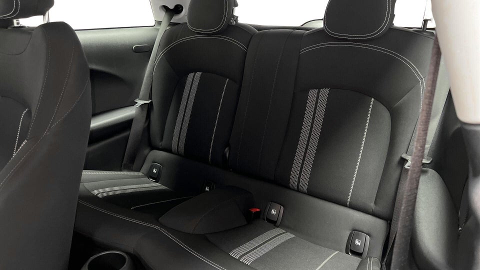 MINI Cooper SE Essential 3d