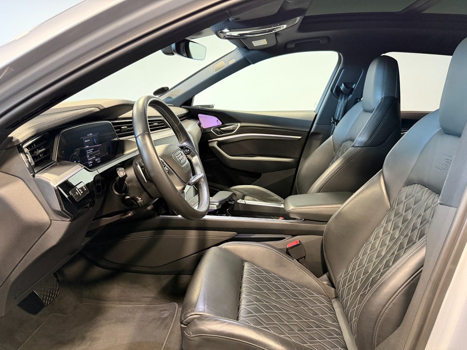 Audi e-tron 55 S-line quattro 5d
